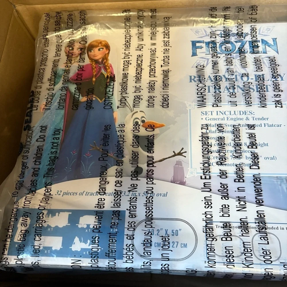 Lionel Disney Frozen Battery Operated Train Set with Remote Control NEW Elsa